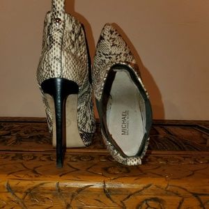 Michael Kors Bootie